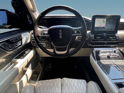 Used 2020 Lincoln Navigator Black Label w/ Cargo Convenience Package AWD/4WD image 8