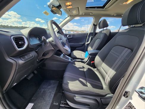 New 2026 Hyundai Venue SEL FWD image 10