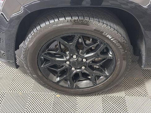 Used 2021 Jeep Grand Cherokee Limited X image 12