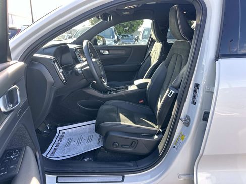 Certified 2023 Volvo C40 P8 Recharge Plus image 17