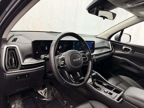 Used 2024 Kia Sorento S FWD image 8