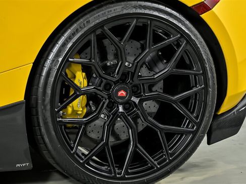 Used 2022 McLaren 720S Luxury RWD image 17