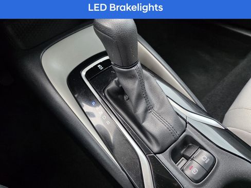 Used 2022 Toyota Corolla LE image 23