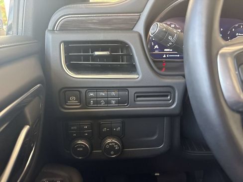 Certified 2024 Chevrolet Suburban Z71 w/ Luxury Package AWD/4WD image 18