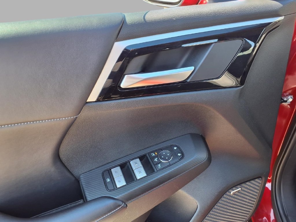Used 2025 Mitsubishi Outlander SE AWD/4WD image 21