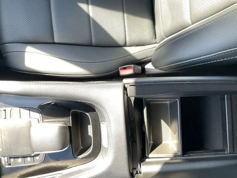 Used 2024 Mercedes-Benz GLE 450e 4MATIC image 23