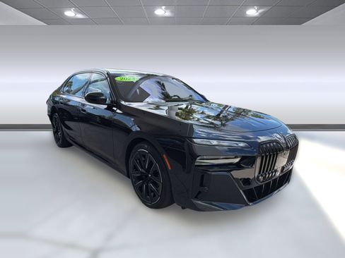 Used 2023 BMW 760i xDrive w/ Executive Package AWD/4WD image 7