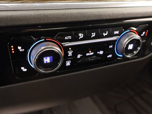 Used 2023 Chevrolet Silverado 1500 LT image 7