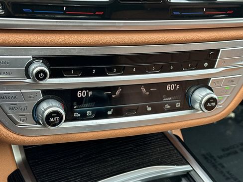 Used 2022 BMW 740i w/ M Sport Package image 23