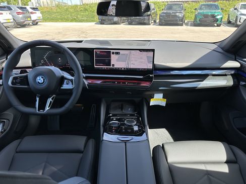 New 2026 BMW 550e xDrive image 10