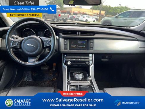 Used 2016 Jaguar XF Premium image 12