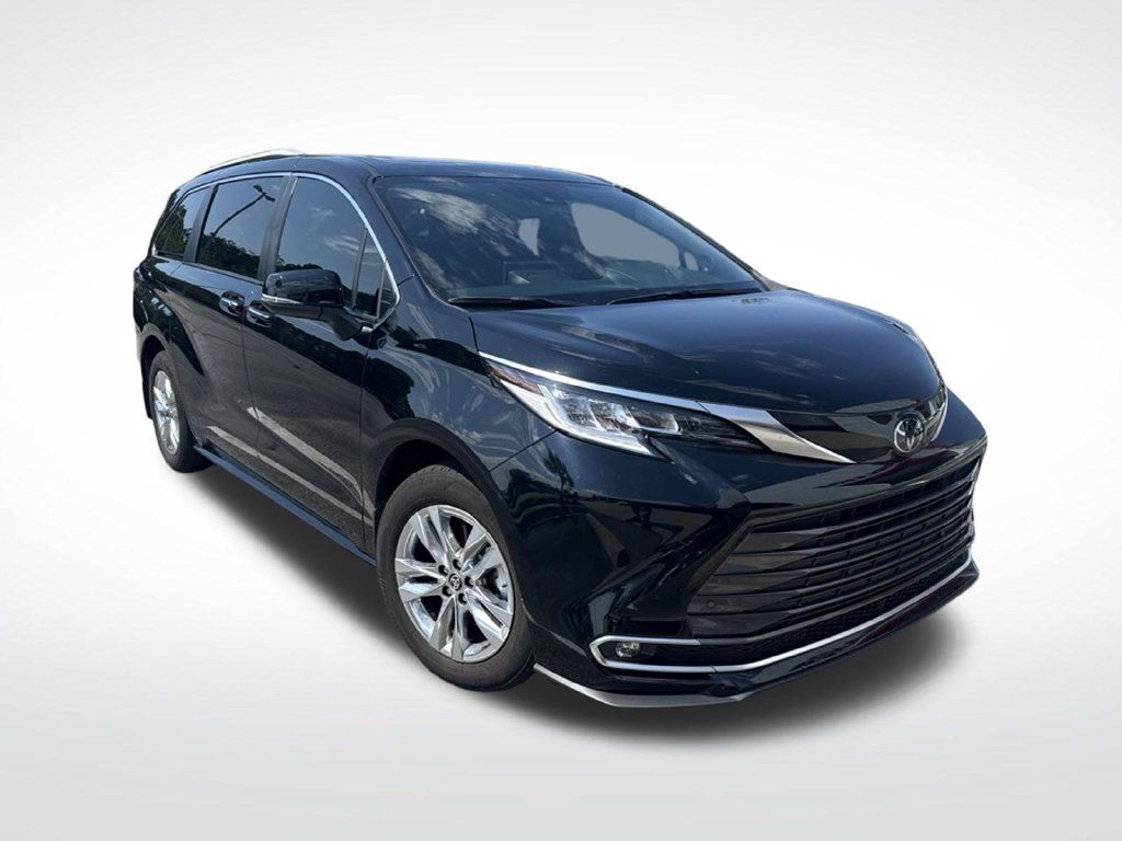Used 2026 Toyota Sienna Limited FWD image 1