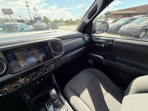 Used 2019 Toyota Tacoma TRD Off-Road image 20