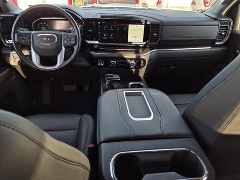Used 2022 GMC Sierra 1500 SLT w/ SLT Convenience Package image 18