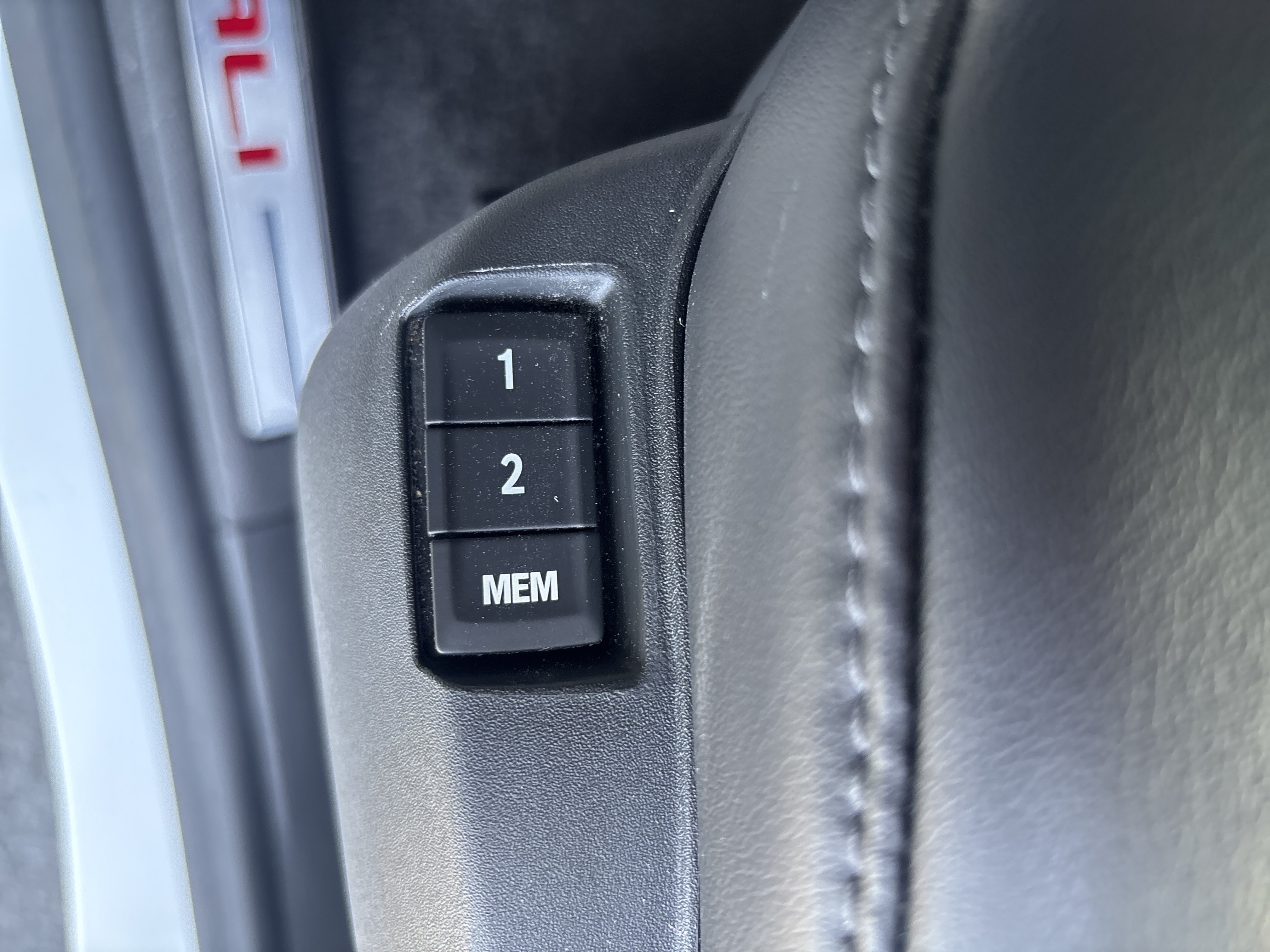 Used 2015 GMC Terrain Denali w/ Cargo Package FWD image 30