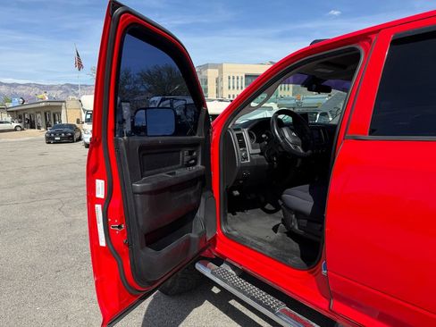 Used 2013 RAM 2500 Tradesman w/ Chrome Appearance Group image 9