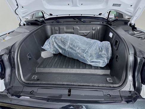 Used 2024 GMC Hummer EV 2X image 32