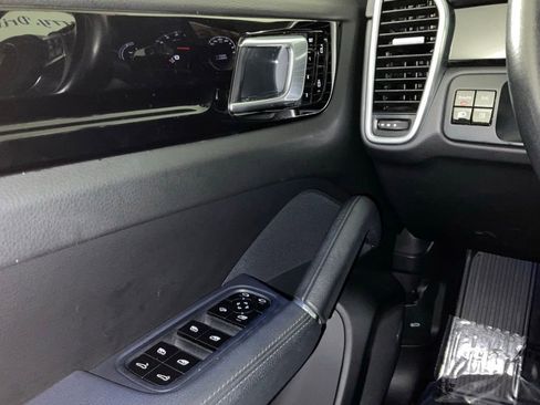 Used 2021 Porsche Cayenne AWD/4WD image 21