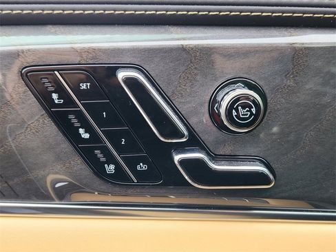 New 2025 Cadillac Escalade IQ Luxury 2 w/ LPO, Radiant Package image 16