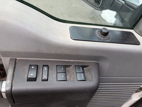 Used 2016 Ford F550 4x4 Crew Cab Super Duty image 24