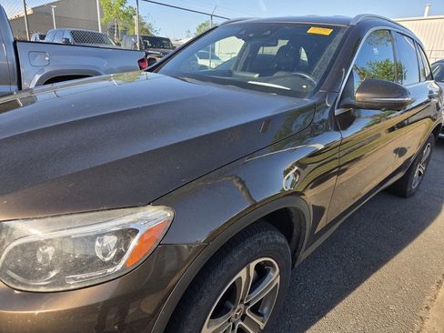 Used 2017 Mercedes-Benz GLC 300 4MATIC image 10