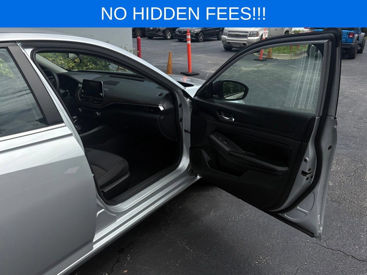 Used 2024 Nissan Altima 2.5 SV FWD image 16