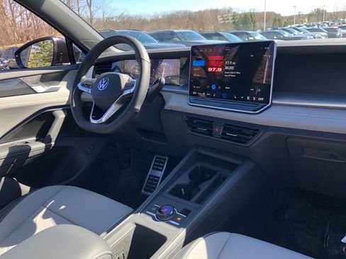 New 2026 Volkswagen Tiguan SE R-Line AWD/4WD image 18