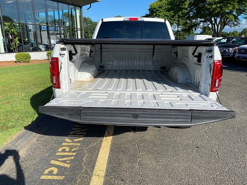 Used 2016 Ford F150 Lariat w/ Equipment Group 502A Luxury AWD/4WD image 10