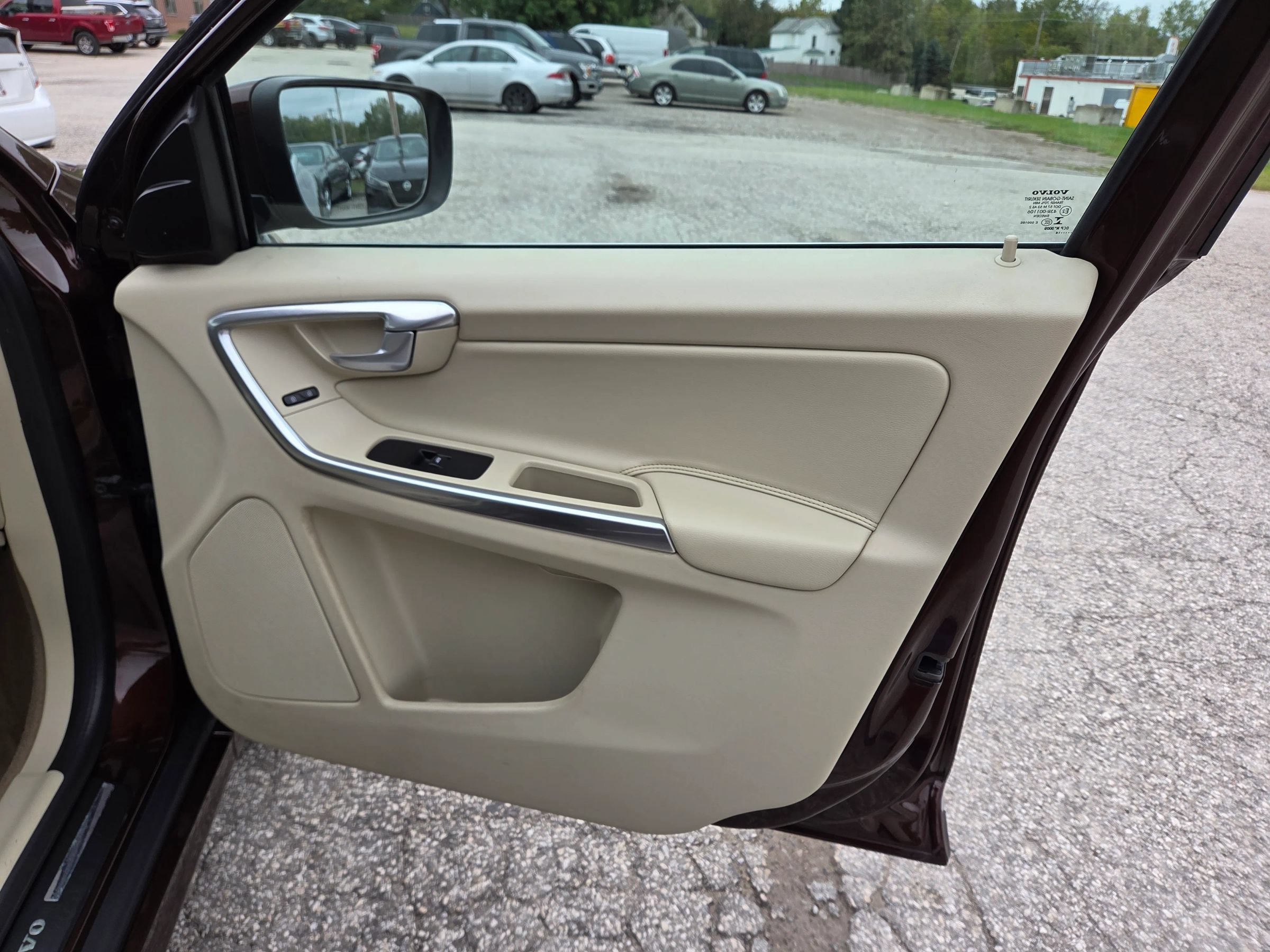 Used 2015 Volvo XC60 T6 Premier Plus AWD/4WD image 23