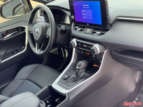 Used 2023 Toyota RAV4 XSE AWD/4WD image 11