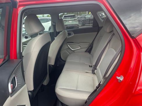 Used 2023 Kia Soul LX image 16