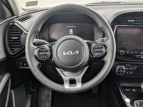 Used 2023 Kia Soul S image 18