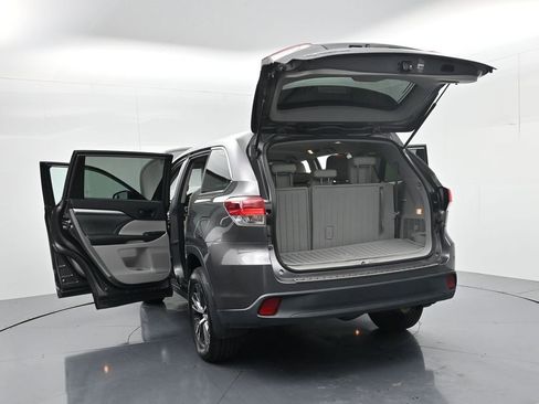 Used 2018 Toyota Highlander LE image 64