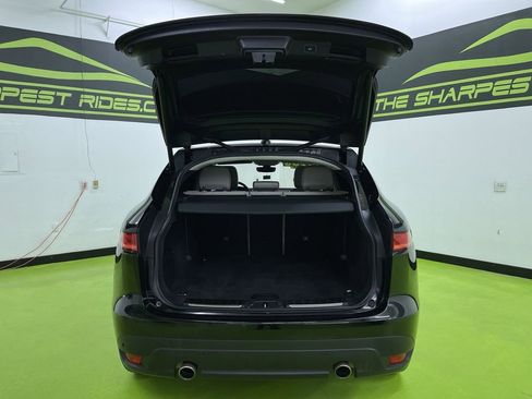 Used 2019 Jaguar F-PACE Prestige image 9