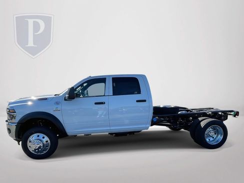 New 2026 RAM 4500 Tradesman w/ Chrome Appearance Group AWD/4WD image 5