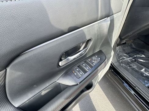New 2026 Nissan Kicks SR w/ Cold Weather Package image 13
