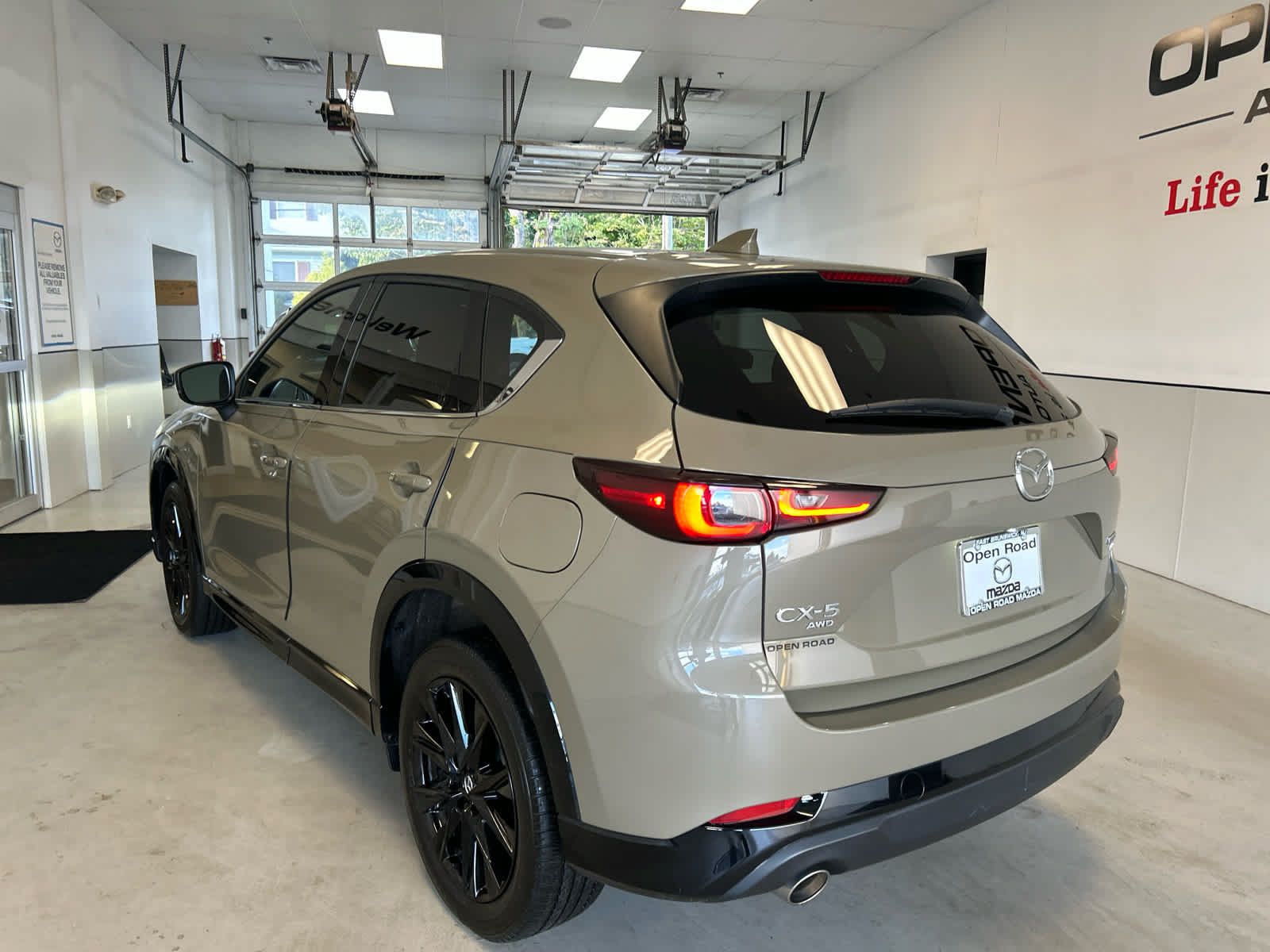 Certified 2024 MAZDA CX-5 Carbon Edition AWD/4WD image 4