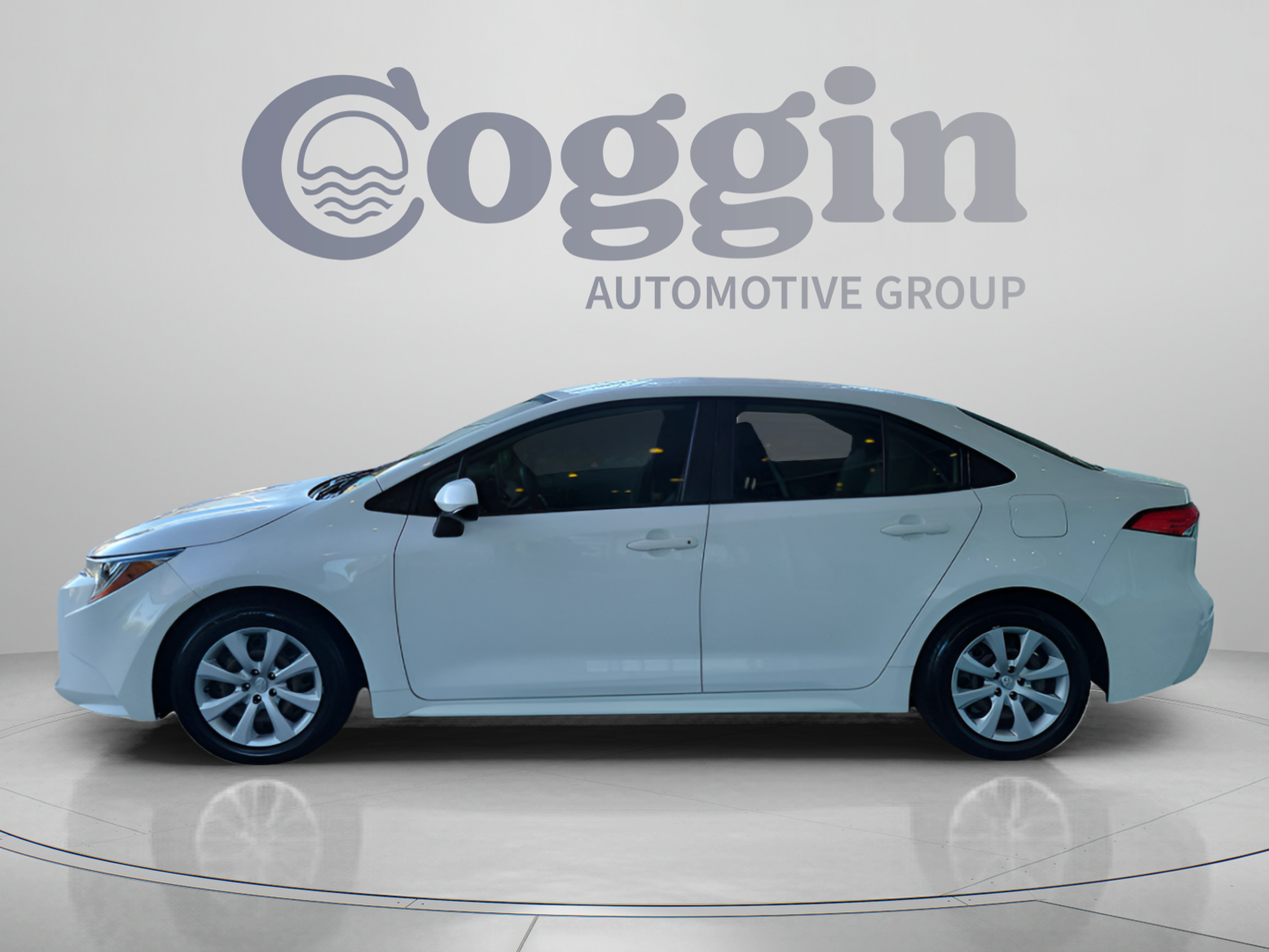 Used 2020 Toyota Corolla LE FWD image 3