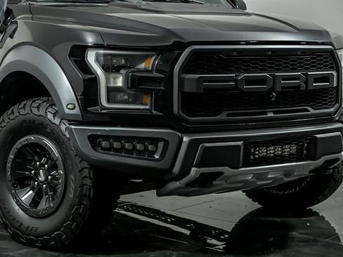 Used 2017 Ford F150 Raptor w/ Equipment Group 802A Luxury AWD/4WD image 2