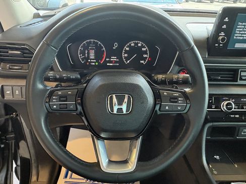 Used 2024 Honda Pilot EX-L image 11