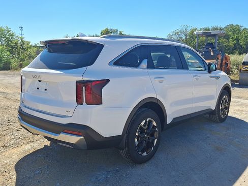 New 2026 Kia Sorento S w/ S Panoramic Sunroof Package image 3