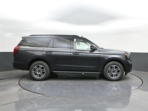 New 2026 Ford Expedition Active RWD image 22
