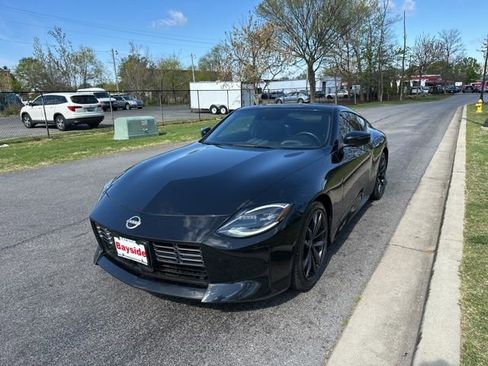 Used 2023 Nissan Z w/ Floor Mat Package (L93) RWD image 6