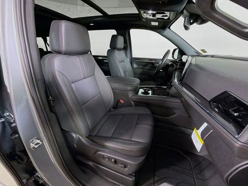 New 2026 Chevrolet Suburban RST image 26