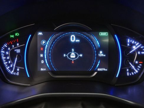 Used 2020 Hyundai Santa Fe Limited AWD/4WD image 25
