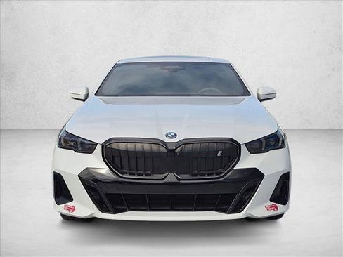 Used 2024 BMW i5 eDrive40i w/ M Sport Package RWD image 2