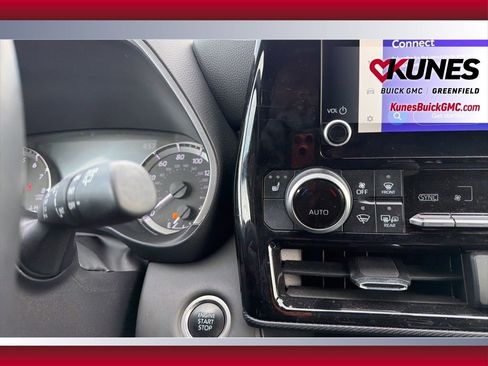 Used 2024 Toyota Highlander XSE AWD/4WD image 33