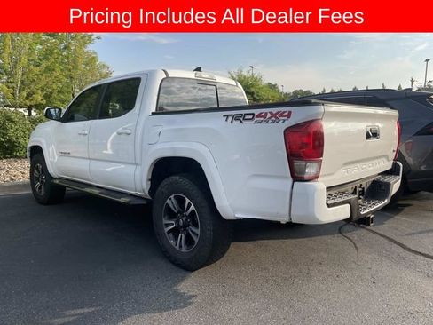 Used 2017 Toyota Tacoma TRD Sport w/ Tow Package (A/T) AWD/4WD image 4