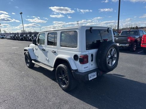 Used 2018 Jeep Wrangler Unlimited Sahara image 7