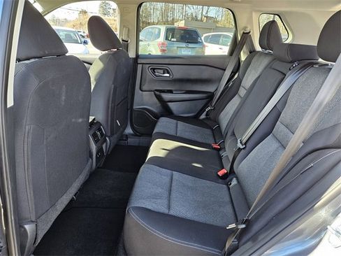 Used 2024 Nissan Rogue SV image 9